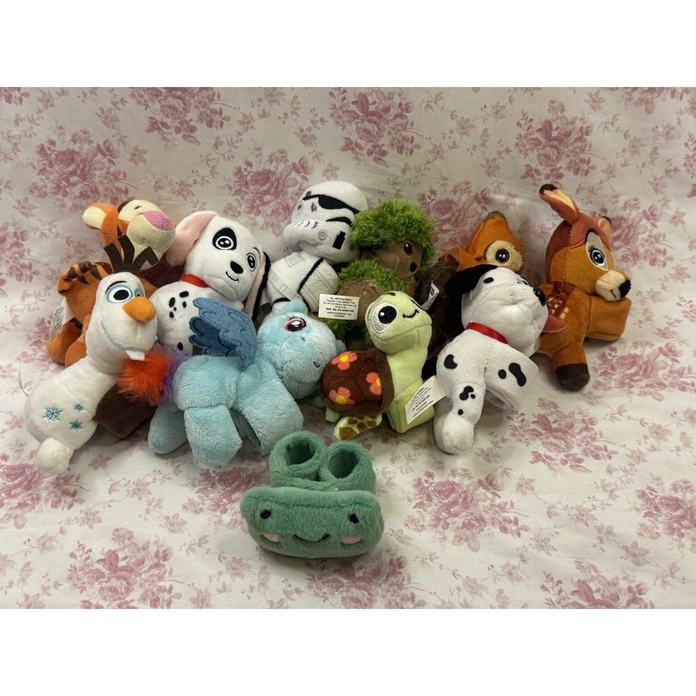 Cutie Cuffs Plush Slap Bracelet Lot of 11 Disney Star Wars Olaf Pound Puppy Frog